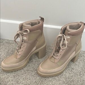 Dolce Vita Women's Tan Ankle Boots